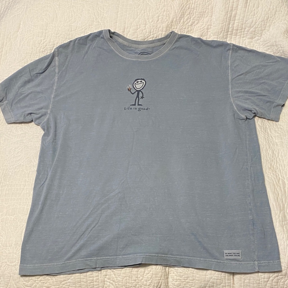 Life Is Good Men's Gray Tee with Graphic